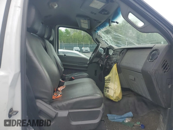 2015 Ford F-250 XLT z VIN 1FTBF2B60FEB66454, wystawiony jako Copart lot #55562555 z przebiegiem Nie podano mil oraz Szkoda całkowita • Salvage title. Historia ofert i sprzedaży dostępna na DreamBid. Obrazek 7.