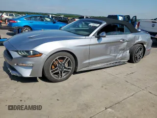 2020 Ford Mustang EcoBoost z VIN 1FATP8UH2L5113078, wystawiony jako Copart lot #59794555 z przebiegiem 109 939 mil mil oraz Czysty tytuł • Clean title. Historia ofert i sprzedaży dostępna na DreamBid. Obrazek 1.