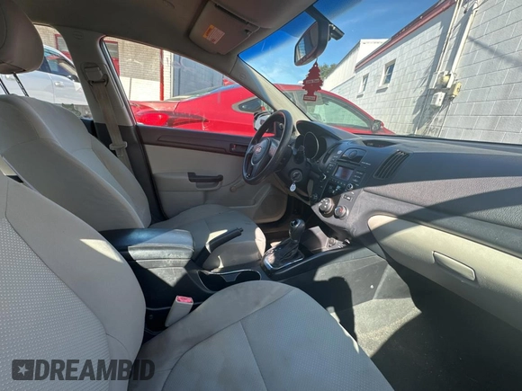 2011 Kia Forte LX with VIN KNAFT4A21B5891069, listed as a Copart auction lot 84038714 with 176,385 mi miles and Clean Title. Bid and sale history available at carsss.com. Image 5.