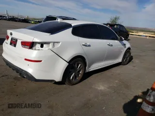 2019 Kia Optima LX z VIN 5XXGT4L39KG318509, wystawiony jako Copart lot #54781755 z przebiegiem 84 408 mil mil oraz Szkoda całkowita • Salvage title. Historia ofert i sprzedaży dostępna na DreamBid. Obrazek 3.