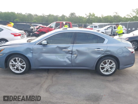 2012 Nissan Maxima SV z VIN 1N4AA5AP7CC805917, wystawiony jako IAAI lot #42070617 z przebiegiem 206 632 mil mil oraz . Historia ofert i sprzedaży dostępna na DreamBid. Obrazek 14.