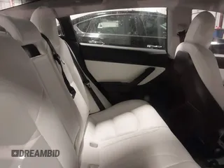 2020 Tesla Model 3 Performance z VIN 5YJ3E1EC3LF641768, wystawiony jako IAAI lot #41542615 z przebiegiem 43 343 mil mil oraz . Historia ofert i sprzedaży dostępna na DreamBid. Obrazek 8.