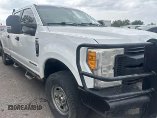 2017 Ford F-250 Lariat with VIN 1FT7W2BT0HEE20744, listed as a IAAI auction lot 42727056 with 241,781 mi miles and . Bid and sale history available at DreamBid. Image 15.