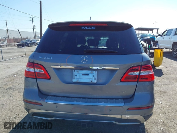 2013 Mercedes-Benz M ML 350 with VIN 4JGDA5HB9DA235137, listed as a IAAI auction lot 42018748 with 140,837 mi miles. Bid and sale history available at carsss.com. Image 16.