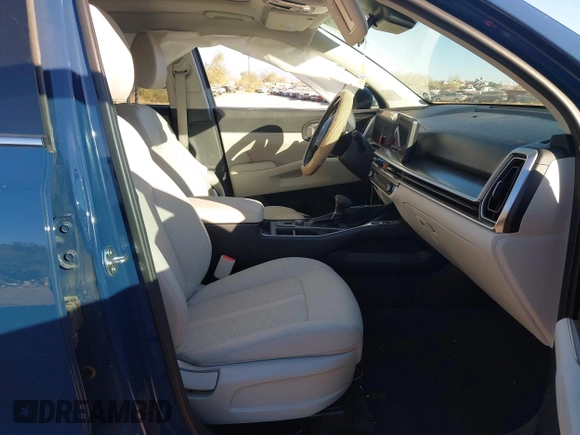 2024 Kia Sorento S z VIN 5XYRL4JC0RG276555, wystawiony jako IAAI lot #41417131 z przebiegiem 7 149 mil mil oraz . Historia ofert i sprzedaży dostępna na DreamBid. Obrazek 5.