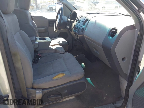 2004 Ford F-150 XL with VIN 1FTRF12W64NB80641, listed as a IAAI auction lot 41815717 with 258,175 mi miles. Bid and sale history available at carsss.com. Image 5.