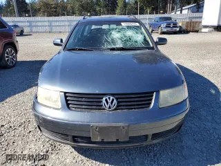 2001 Volkswagen Passat GLS with VIN WVWHH63B01E033953, listed as a Copart auction lot 74086794 with 135,066 mi miles and Salvage Title. Bid and sale history available at carsss.com. Image 5.