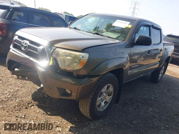 2014 Toyota Tacoma with VIN 5TFLU4EN2EX108616, listed as a IAAI auction lot 42456403 with 112,074 mi miles and . Bid and sale history available at DreamBid. Image 2.