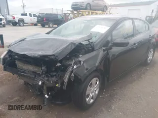 2017 Kia Forte LX z VIN 3KPFK4A78HE110191, wystawiony jako IAAI lot #42139116 z przebiegiem 153 213 mil mil oraz . Historia ofert i sprzedaży dostępna na DreamBid. Obrazek 6.