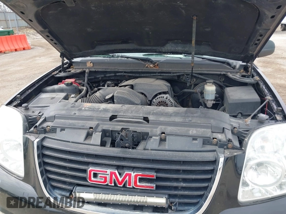 2013 GMC Yukon SLT with VIN 1GKS2CE01DR135135, listed as a IAAI auction lot 41828474 with 180,347 mi miles. Bid and sale history available at carsss.com. Image 10.