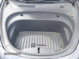 2022 Tesla Model 3 Long Range z VIN 5YJ3E1EB2NF203477, wystawiony jako IAAI lot #42037932 z przebiegiem 56 509 mil mil oraz . Historia ofert i sprzedaży dostępna na DreamBid. Obrazek 10.