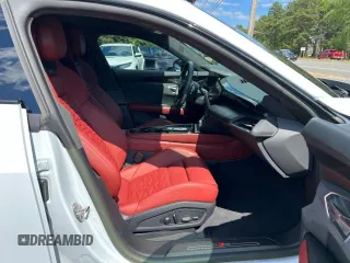 2023 Audi RS e-tron GT z VIN WAUBHBFW7P7901163, wystawiony jako Copart lot #78806134 z przebiegiem 878 mil mil oraz Tytuł czysty. Historia ofert i sprzedaży dostępna na DreamBid. Obrazek 5.