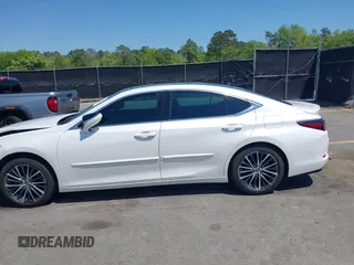 2022 Lexus ES 350 z VIN 58ADZ1B17NU128114, wystawiony jako IAAI lot #42006111 z przebiegiem 44 060 mil mil oraz . Historia ofert i sprzedaży dostępna na DreamBid. Obrazek 14.