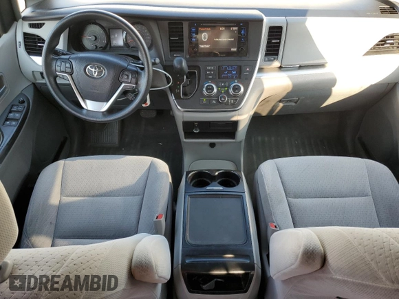 2015 Toyota Sienna LE AAS z VIN 5TDKK3DC6FS560071, wystawiony jako Copart lot #59883805 z przebiegiem 125 292 mil mil oraz Szkoda całkowita • Salvage title. Historia ofert i sprzedaży dostępna na DreamBid. Obrazek 8.
