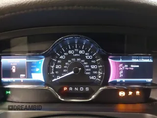 2013 Lincoln MKS с VIN 1LNHL9EK3DG615529, выставлен на аукционе IAAI как лот 42288732 с пробегом 135 876 миль миль и . История ставок и продаж доступна на DreamBid. Изображение 7.