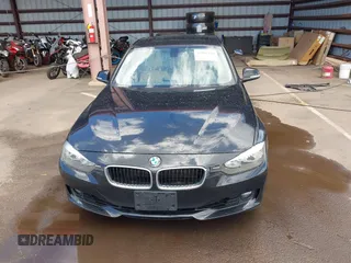 2013 BMW 3 Series 328i xDrive z VIN WBA3B3C52DF536321, wystawiony jako IAAI lot #42004170 z przebiegiem 70 985 mil mil oraz . Historia ofert i sprzedaży dostępna na DreamBid. Obrazek 12.