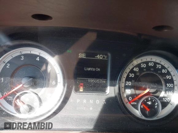 2014 Ram 1500 Big Horn z VIN 1C6RR6TT3ES272261, wystawiony jako IAAI lot #41460457 z przebiegiem 195 057 mil mil oraz . Historia ofert i sprzedaży dostępna na DreamBid. Obrazek 7.