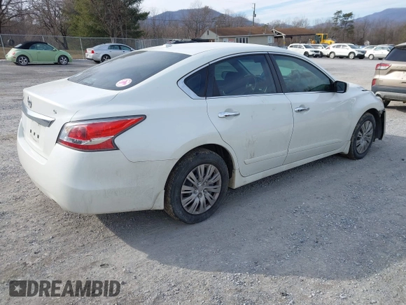 2015 Nissan Altima S with VIN 1N4AL3AP1FN308613, listed as a IAAI auction lot 41398676 with 152,886 mi miles and . Bid and sale history available at DreamBid. Image 4.
