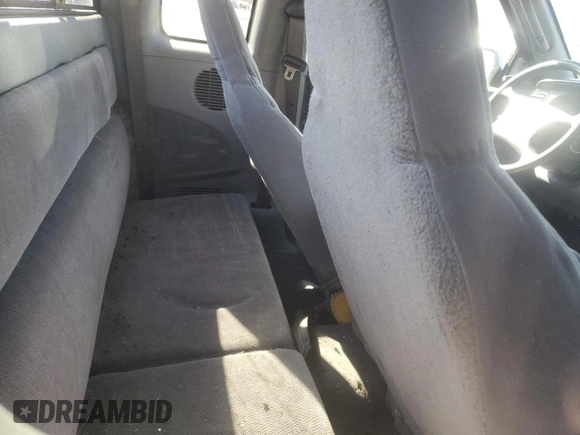 2000 Dodge Dakota SLT with VIN 1B7GG22X5YS700953, listed as a Copart auction lot 46275045 with 132,111 mi miles and Salvage Title. Bid and sale history available at DreamBid. Image 10.