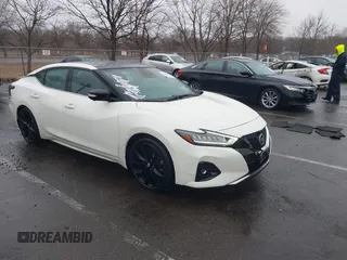 2020 Nissan Maxima SR with VIN 1N4AA6EV1LC373694, listed as a IAAI auction lot 41732550 with 80,453 mi miles and . Bid and sale history available at carsss.com. Image 1.