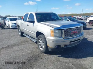 2008 GMC Sierra Denali z VIN 2GTEK638781257693, wystawiony jako IAAI lot #41980492 z przebiegiem 212 267 mil mil oraz . Historia ofert i sprzedaży dostępna na DreamBid. Obrazek 1.