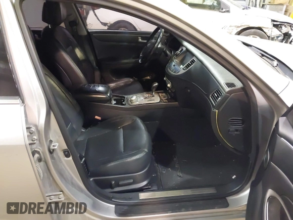 2013 Hyundai Genesis 3.8L with VIN KMHGC4DD5DU250581, listed as a IAAI auction lot 41531115 with 1 mi miles. Bid and sale history available at carsss.com. Image 5.