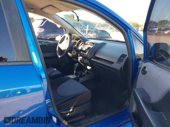 2007 Honda Fit Sport with VIN JHMGD38647S062205, listed as a IAAI auction lot 41478355 with 162,109 mi miles. Bid and sale history available at carsss.com. Image 5.
