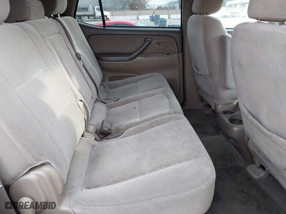 2004 Toyota Sequoia SR5 with VIN 5TDZT34A84S225563, listed as a IAAI auction lot 41601550 with 213,959 mi miles. Bid and sale history available at carsss.com. Image 8.