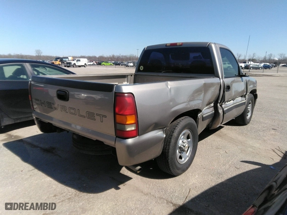 2000 Chevrolet Silverado 1500 with VIN 1GCEC14W6YZ228318, listed as a IAAI auction lot 41609151 with 299,432 mi miles. Bid and sale history available at carsss.com. Image 4.