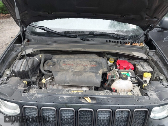 2021 Jeep Renegade Latitude with VIN ZACNJCBB4MPM68233, listed as a IAAI auction lot 42464100 with 63,897 mi miles and . Bid and sale history available at DreamBid. Image 10.