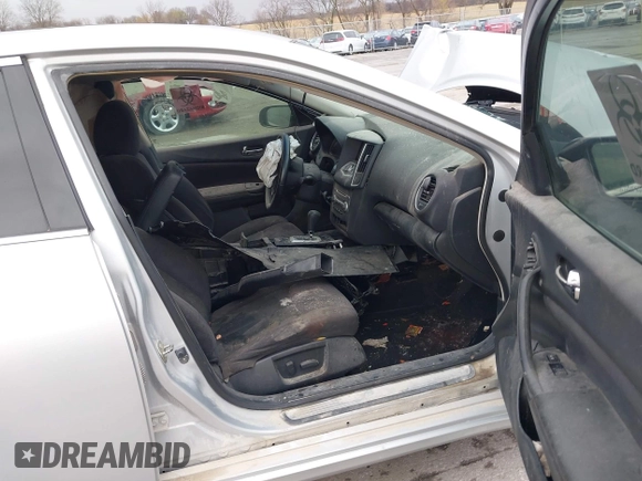 2014 Nissan Maxima SV with VIN 1N4AA5AP5EC460941, listed as a IAAI auction lot 40748781 with 130,872 mi miles and . Bid and sale history available at DreamBid. Image 5.