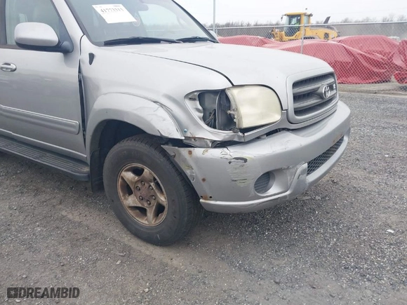 2002 Toyota Sequoia SR5 with VIN 5TDBT44A32S065810, listed as a IAAI auction lot 41773313 with 269,036 mi miles. Bid and sale history available at carsss.com. Image 12.