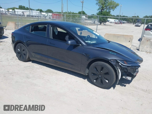 2024 Tesla Model 3 z VIN 5YJ3E1EA6RF747946, wystawiony jako IAAI lot #42042903 z przebiegiem 13 999 mil mil oraz . Historia ofert i sprzedaży dostępna na DreamBid. Obrazek 1.