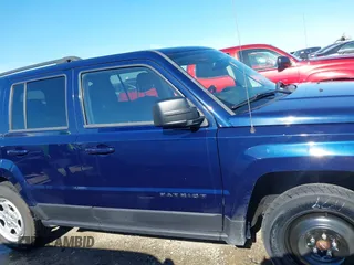 2015 Jeep Patriot Altitude z VIN 1C4NJRBB9FD155170, wystawiony jako IAAI lot #42198709 z przebiegiem 241 947 mil mil oraz . Historia ofert i sprzedaży dostępna na DreamBid. Obrazek 13.