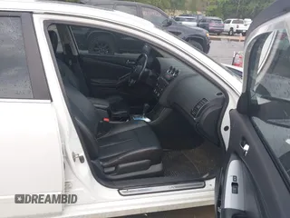 2012 Nissan Altima S z VIN 1N4AL2AP7CN402162, wystawiony jako IAAI lot #42441621 z przebiegiem 121 760 mil mil oraz . Historia ofert i sprzedaży dostępna na DreamBid. Obrazek 5.