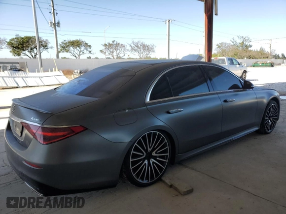 2022 Mercedes-Benz S-Class S 500 with VIN W1K6G6DB9NA105566, listed as a Copart auction lot 82774304 with 13,827 mi miles and Salvage Title. Bid and sale history available at carsss.com. Image 3.