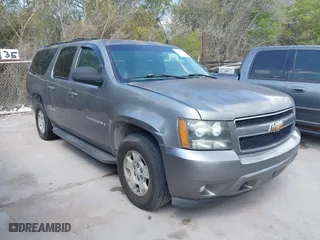 2007 Chevrolet Suburban LT with VIN 1GNFC16017R254537, listed as a IAAI auction lot 41875462 with 150,579 mi miles. Bid and sale history available at carsss.com. Image 1.