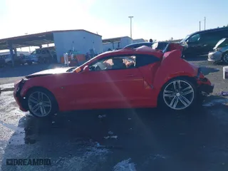 2018 Chevrolet Camaro 1LT with VIN 1G1FB1RS2J0152743, listed as a IAAI auction lot 40817580 with 1 mi miles. Bid and sale history available at carsss.com. Image 13.