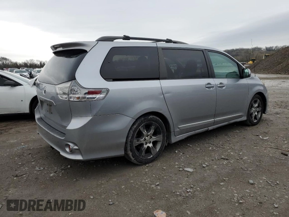 2012 Toyota Sienna SE z VIN 5TDXK3DC9CS222519, wystawiony jako Copart lot #50948145 z przebiegiem 245 553 mil mil oraz Szkoda całkowita • Salvage title. Historia ofert i sprzedaży dostępna na DreamBid. Obrazek 3.