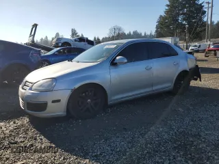 2006 Volkswagen Jetta Sedan 2.5L with VIN 3VWSG71K56M740742, listed as a Copart auction lot 42992575 with 180,726 mi miles and Salvage Title. Bid and sale history available at carsss.com. Image 1.