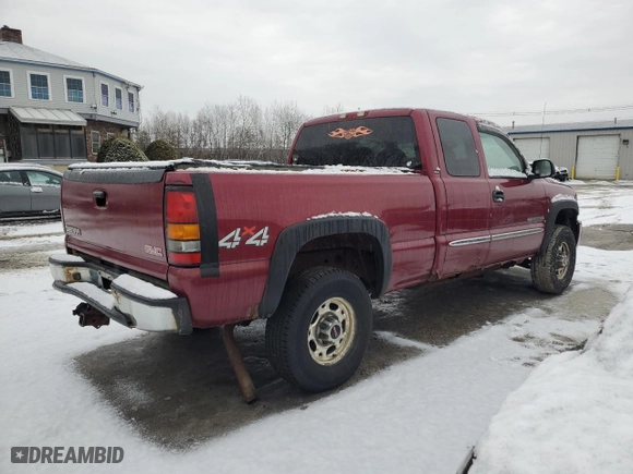2004 GMC Sierra 2500HD SLT with VIN 1GTHK29U54E125972, listed as a Copart auction lot 46712105 with 298,972 mi miles and Clean Title. Bid and sale history available at carsss.com. Image 3.