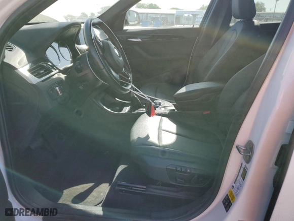 2019 BMW X1 xDrive28i with VIN WBXHT3C53K5L35670, listed as a Copart auction lot 53493245 with 14,201 mi miles and Salvage Title. Bid and sale history available at carsss.com. Image 7.