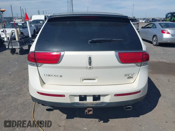 2013 Lincoln MKX with VIN 2LMDJ8JK2DBL19143, listed as a IAAI auction lot 41824677 with 172,336 mi miles. Bid and sale history available at carsss.com. Image 16.