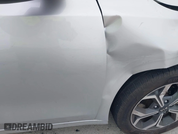 2021 Kia Forte LXS z VIN 3KPF24AD5ME269640, wystawiony jako IAAI lot #41381510 z przebiegiem 107 942 mil mil oraz . Historia ofert i sprzedaży dostępna na DreamBid. Obrazek 19.