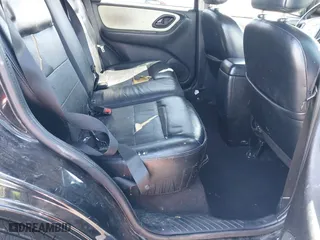 2005 Ford Escape Limited with VIN 1FMCU94165KE32639, listed as a IAAI auction lot 41960732 with 204,979 mi miles. Bid and sale history available at carsss.com. Image 8.