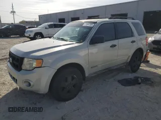 2008 Ford Escape XLS z VIN 1FMCU02Z58KA67248, wystawiony jako Copart lot #47684705 z przebiegiem 199 787 mil mil oraz Czysty tytuł • Clean title. Historia ofert i sprzedaży dostępna na DreamBid. Obrazek 1.