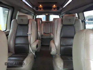 2019 Chevrolet Express Cargo z VIN 1GCWGBFG9K1233619, wystawiony jako Copart lot #78674184 z przebiegiem 102 580 mil mil oraz Szkoda całkowita • Salvage title. Historia ofert i sprzedaży dostępna na DreamBid. Obrazek 10.