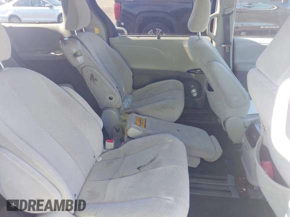 2012 Toyota Sienna LE AAS with VIN 5TDKK3DCXCS244605, listed as a IAAI auction lot 41516400 with 186,198 mi miles. Bid and sale history available at carsss.com. Image 8.