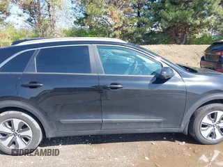 2017 Kia Niro LX with VIN KNDCB3LC9H5055737, listed as a IAAI auction lot 41983379 with 105,007 mi miles. Bid and sale history available at carsss.com. Image 13.