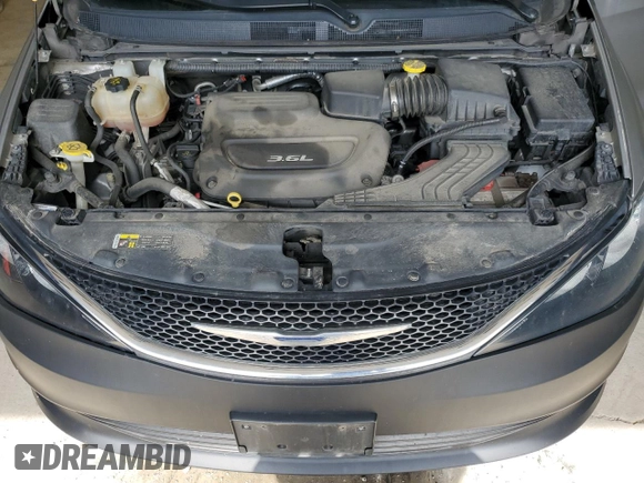 2017 Chrysler Pacifica Touring with VIN 2C4RC1DG7HR620969, listed as a Copart auction lot 53230055 with 185,754 mi miles and Salvage Title. Bid and sale history available at DreamBid. Image 12.